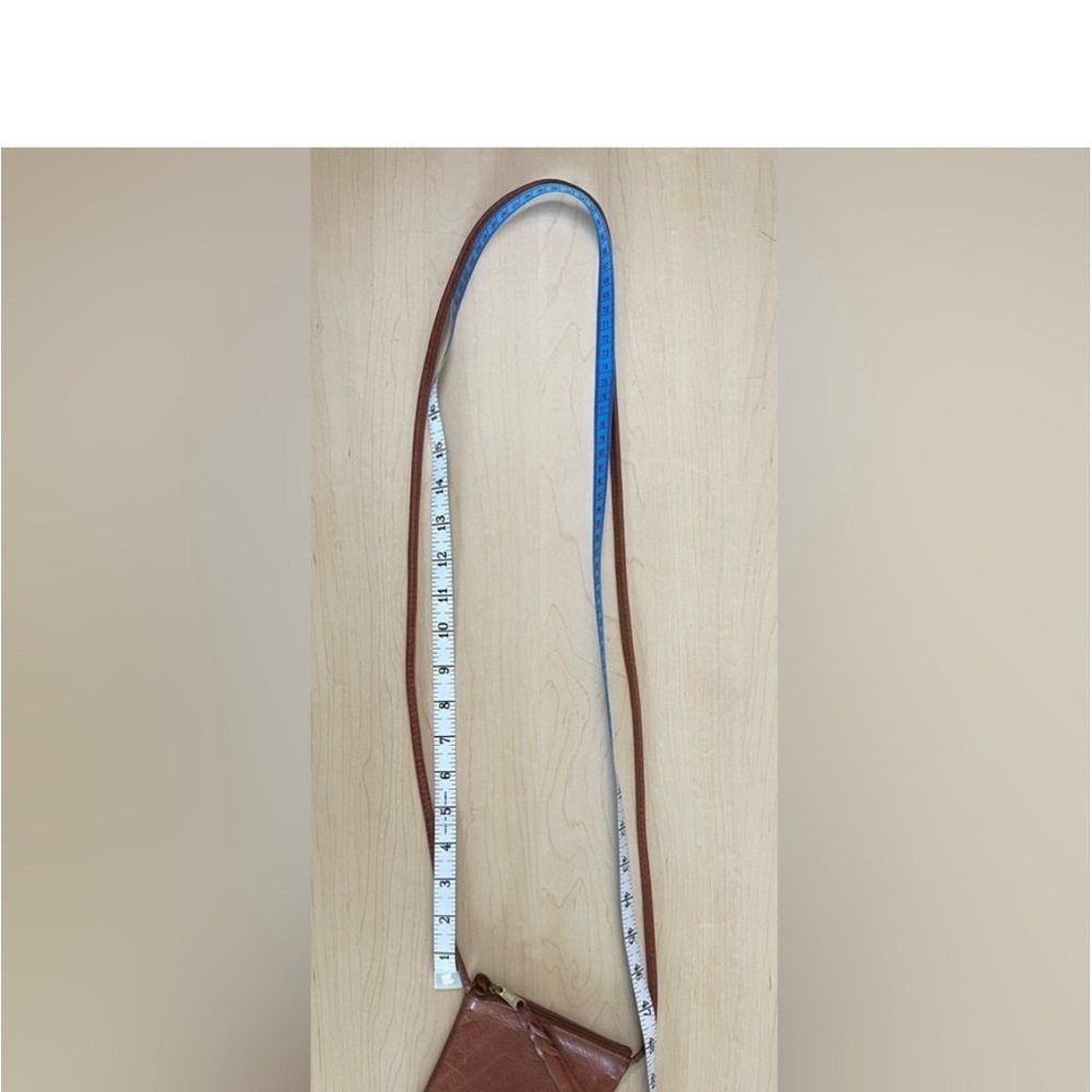 Beautiful Vintage Brown Leather cross body bag.​ - Picture 6 of 7